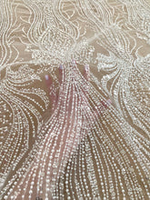 Dantela Couture Ivory geometriai mintával, gyöngyökkel, gyöngyöcskékkel és flitterekkel
